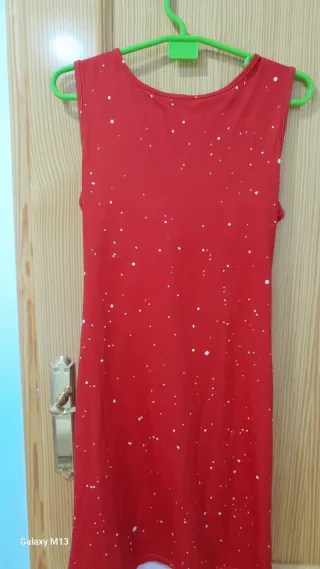 Vestido rojo con nudo