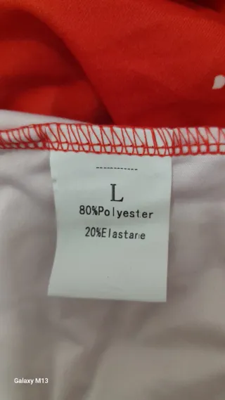 Vestido rojo con nudo