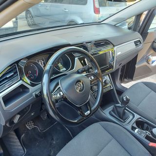 Volkswagen Touran 2016