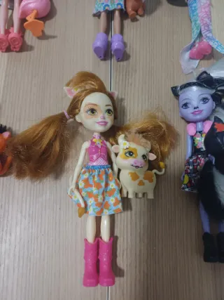 Muñecas Enchantimals y mascotas
