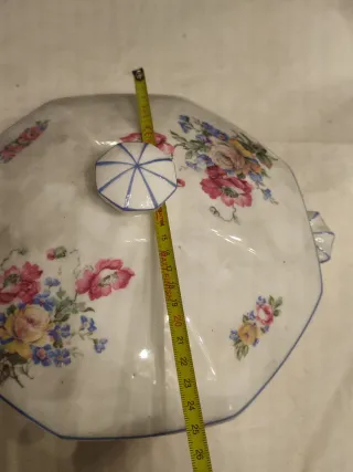 Sopera de porcelana antigua floral