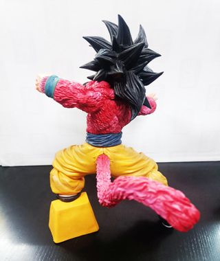 Goku SSJ4 Dragon Ball GT Figura 26cm