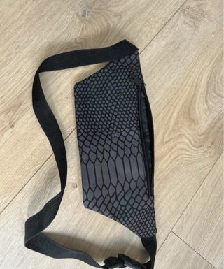 Riñonera/Bolso Cruzado Estampado Serpiente