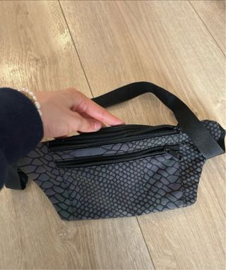 Riñonera/Bolso Cruzado Estampado Serpiente