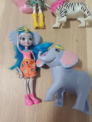 Muñecas Enchantimals con animales