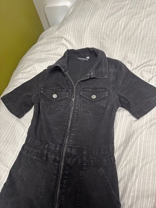 Mono negro manga corta campana