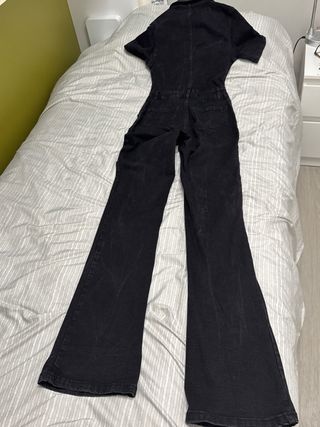 Mono negro manga corta campana