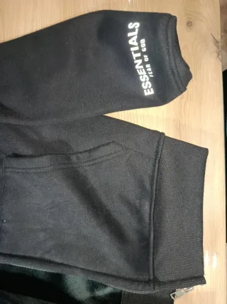 Chaqueta Essentials Fear of God Negra