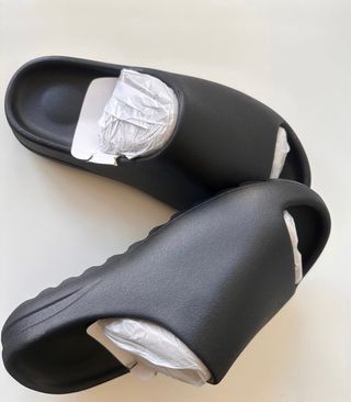 Yeezy Slide YS-01 Negras