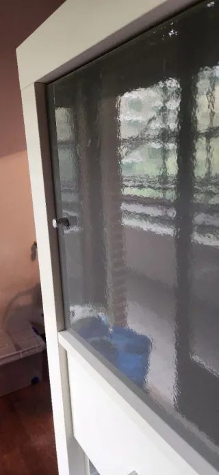 Estantería modular blanca y negra