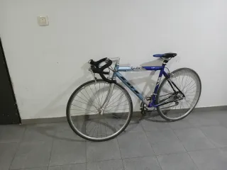 (VENDO O CAMBIO) Bicicleta de carretera BH azul