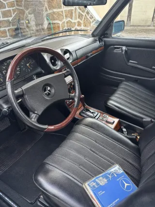 Mercedes-Benz w123 1985