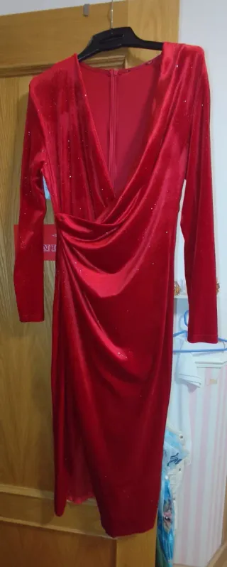 Vestido rojo brillante fiesta