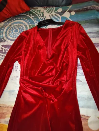 Vestido rojo brillante fiesta