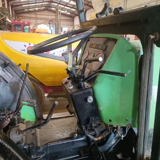 Tractor Deutz DX 3.900 Doble tracción 6500 horas