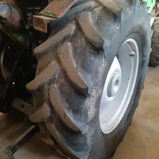 Tractor Deutz DX 3.900 Doble tracción 6500 horas