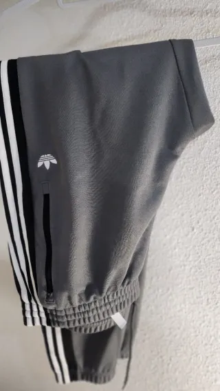 Chándal Adidas Negro y Gris