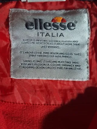 Chaqueta deportiva Ellesse roja