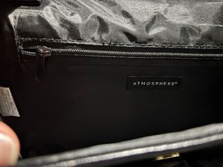 Bolso fiesta negro tachuelas doradas