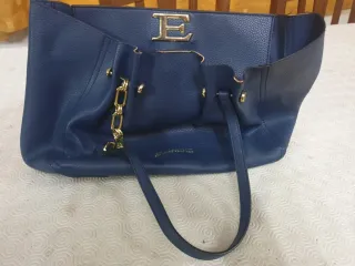 Borsa blu con dettagli oro