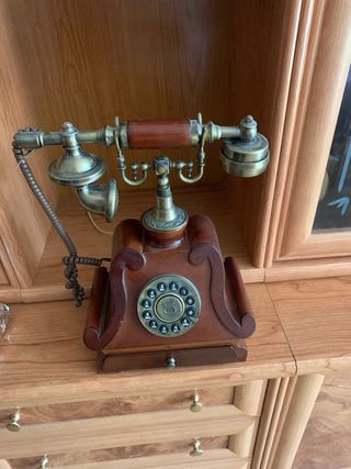 Teléfono antiguo de madera y latón Funciona perfec