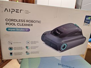 Robot Limpiafondos Aiper Negro y Azul Scuba s1