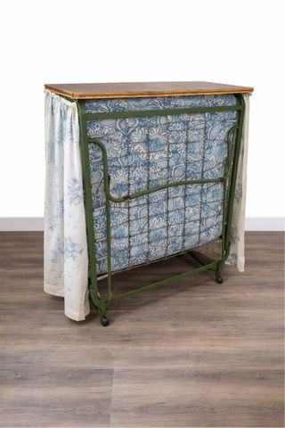 Cama plegable individual con colchón / mesilla