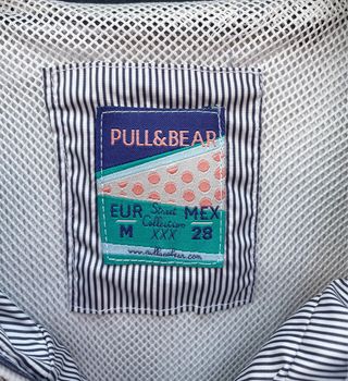 Chubasquero/Cortavientos Pull&Bear Talla M