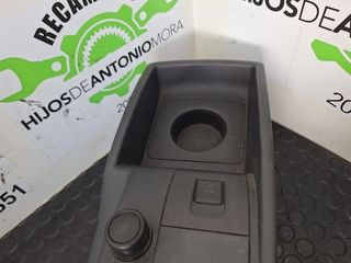 99995 8200457030 consola central renault kangoo