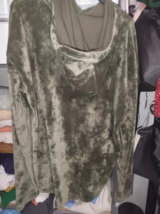 Felpa verde in pelle di pesca