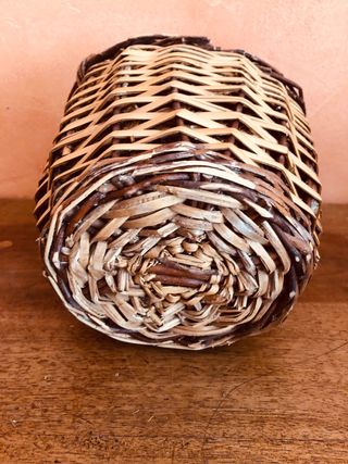 Garrafa de mimbre con asas