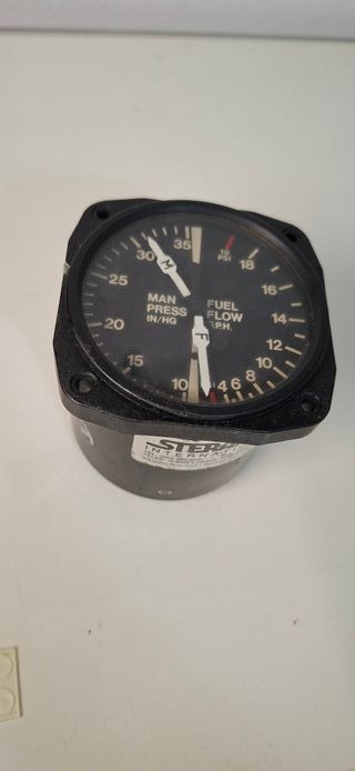 Indicador Presión Colector y Fuel Flow Avión