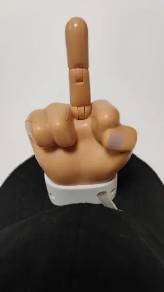 Gorra con peineta negra y blanca