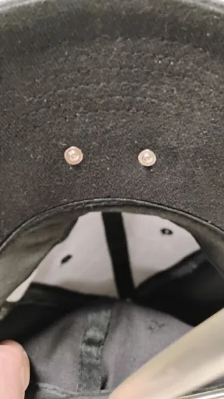 Gorra con peineta negra y blanca