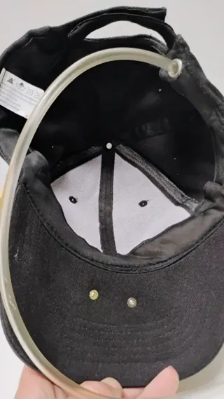 Gorra con peineta negra y blanca