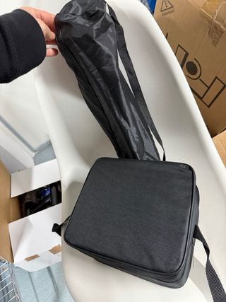 Nivel láser con trípode