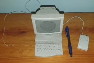 Radio FM Retro Ordenador Miniatura