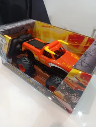 Coche teleridigido Monster Jam
