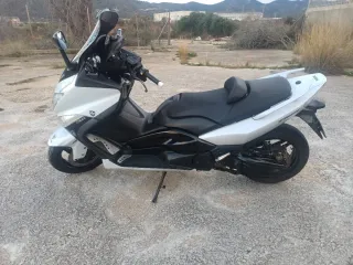 Yamaha T-Max 500 2012 116000km .vespinos .ford mon