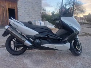 Yamaha T-Max 500 2012 116000km .vespinos .ford mon