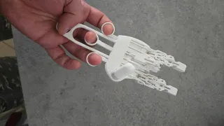 Mano 3D stampata