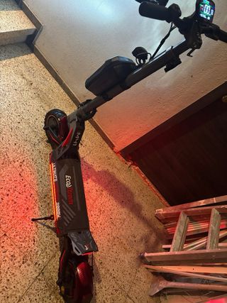 Patinete eléctrico con luces