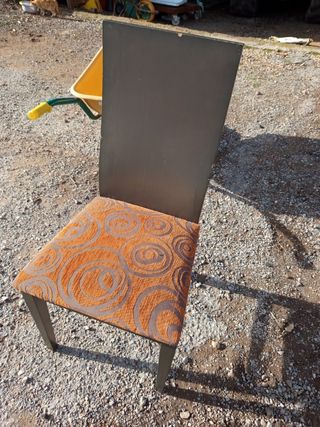 4 Sillas de comedor con asiento estampado