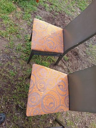4 Sillas de comedor con asiento estampado