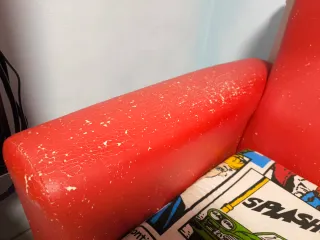 Sofá 2 plazas rojo y con tela estilo comic