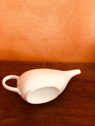 Salsera antigua de porcelana dorada