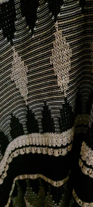 Top Negro de Viscosa con Hilo Metalizado