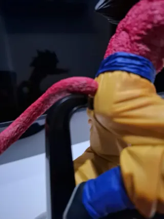 Goku Super Saiyan 4 FES!! Banpresto