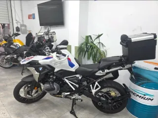 Título: BMW R 1250 GS Rallye (2022) - ¡Solo 9.500