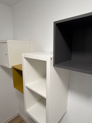 Muebles modulares estantería EKET/KALLAX de Ikea.